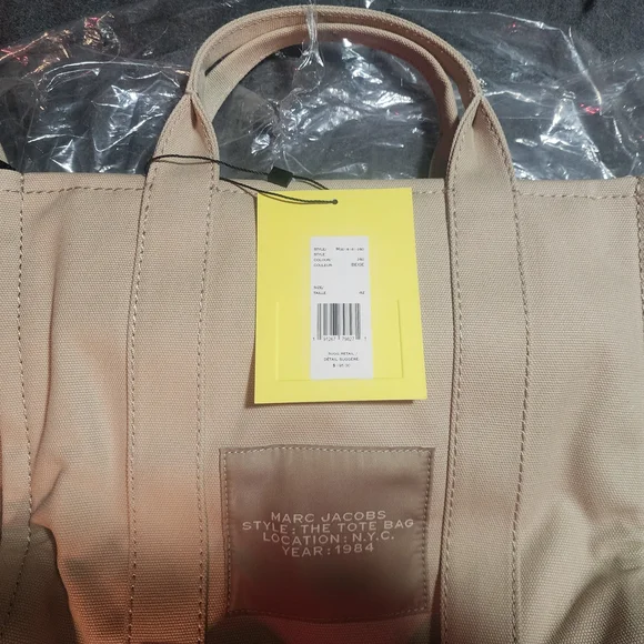Marc Jacobs The Tote Bag - Picture 2 of 4